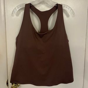 Cropped active tank with built in bra